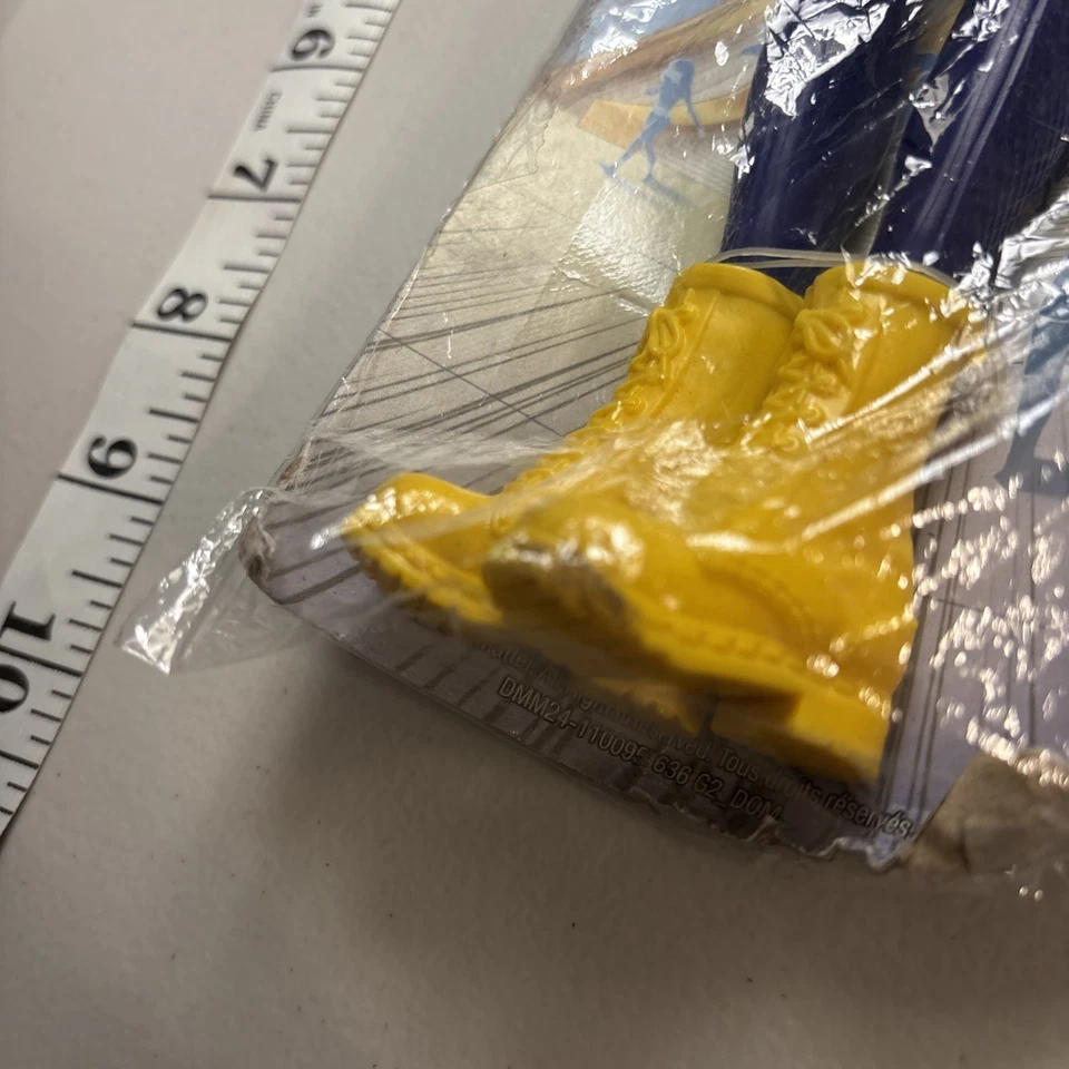 Mattel DC Super Hero Girls Batgirl 12" Action Doll 2015 DC Comics - Image 4 of 4