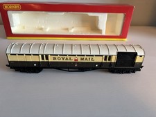 Hornby R4526 Night Mail Operating Mail Coach 849 in GWR chocolate & cream