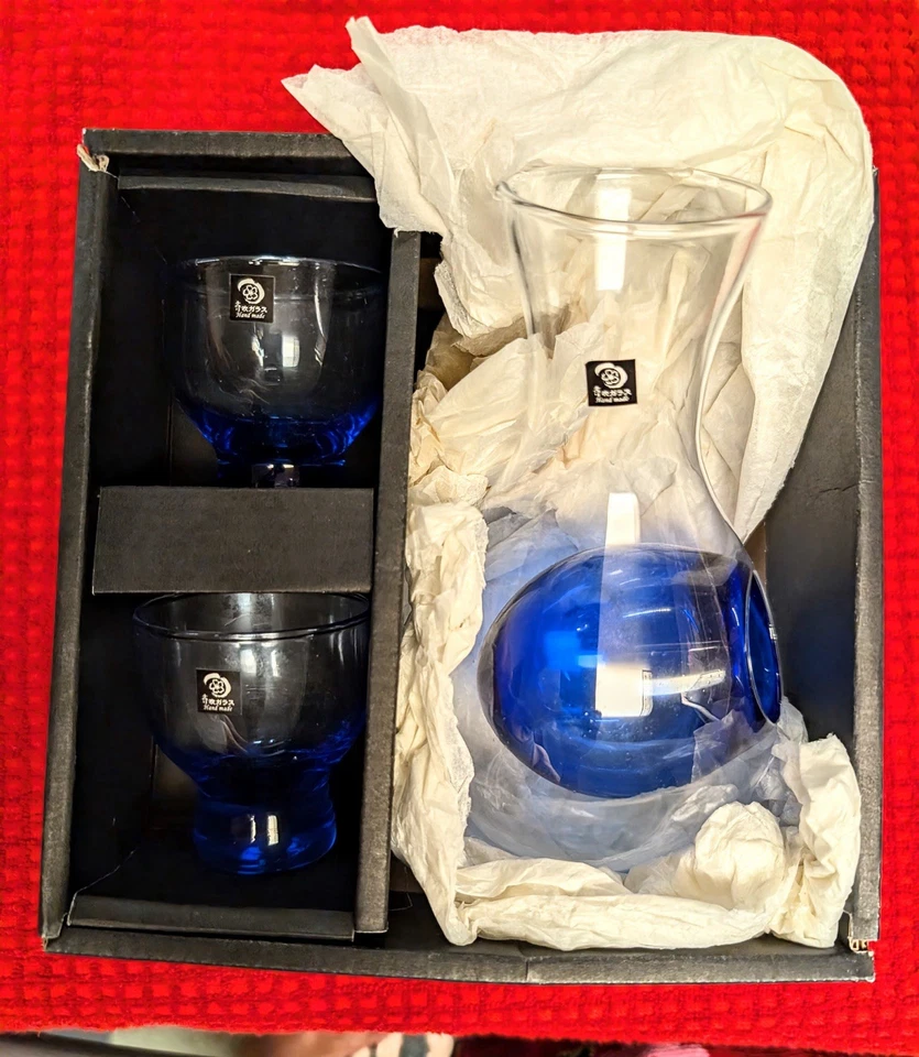 Juego de jarra de sake frío de vidrio Tokyo Sasaki azul colbalto japonés en caja oriental de colección Foto 4 de 4