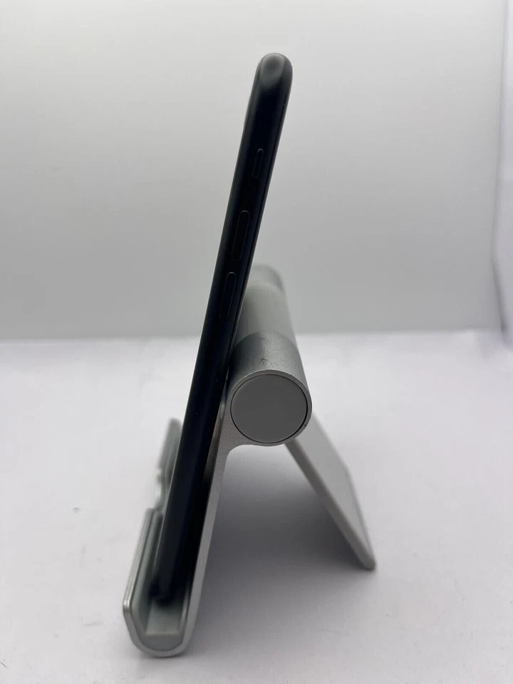 Apple iPhone SE 2e génération - 128 Go - Noir - Photo 4/4