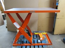 LEE PRESTO MOTOR CYCLE HYDRAULIC SCISSOR LIFT TABLE XS36-15 110V 1PH 48"L 24"W