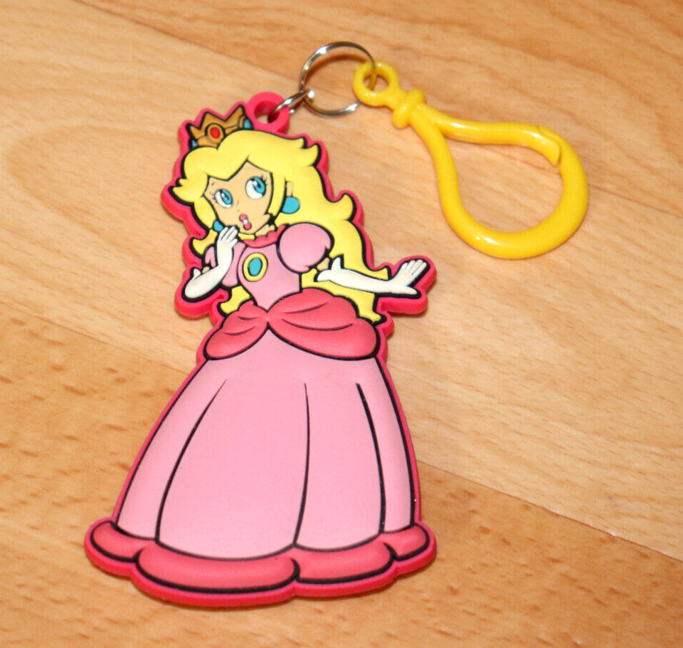 2017 Nintendo Princess Peach Super Mario Backpack Hanger Keychain