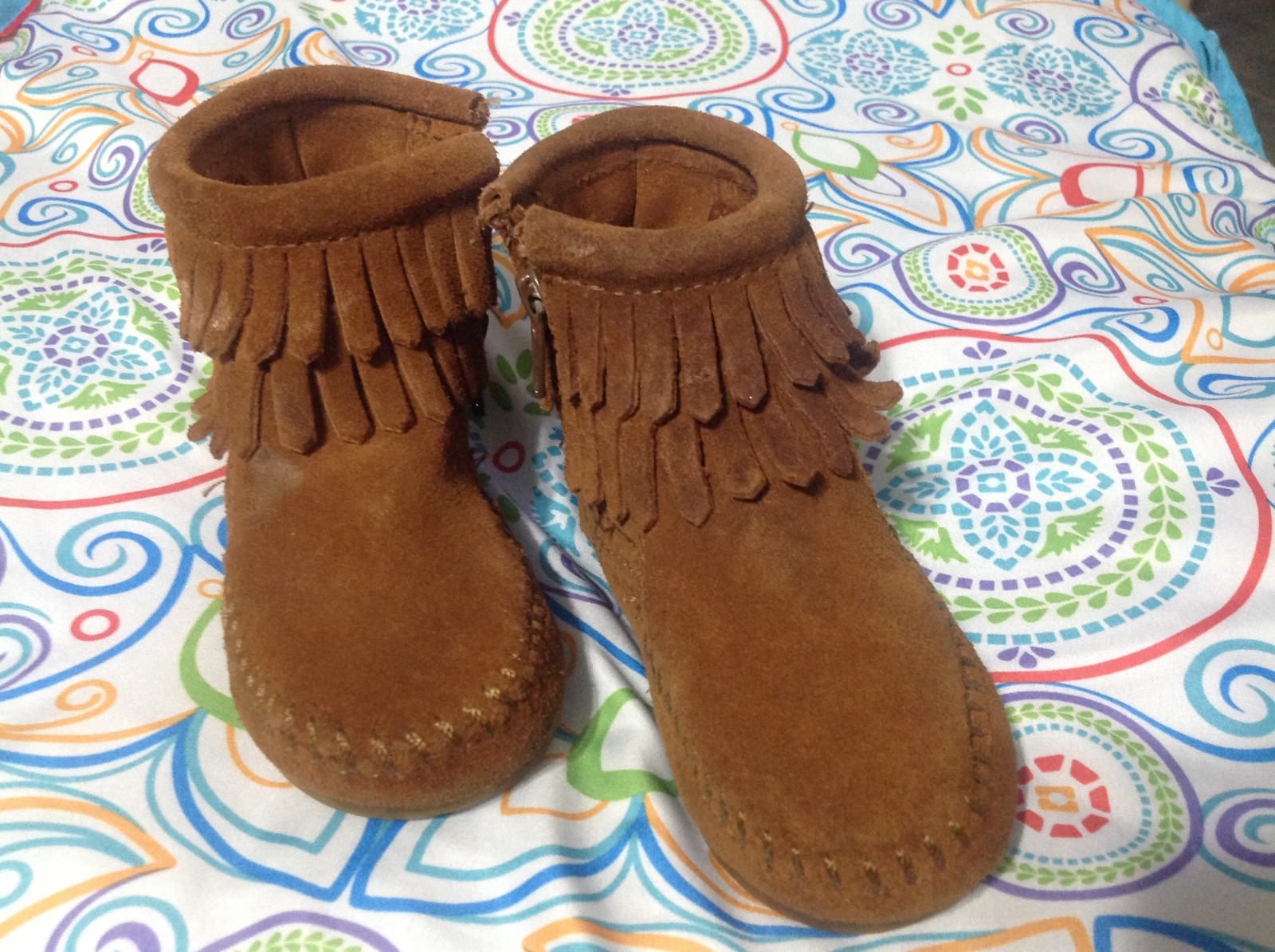 Size 5 Moccasins Minnetonka .
