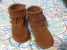 Baby girls shoes size 5 moccasins minnetonka .