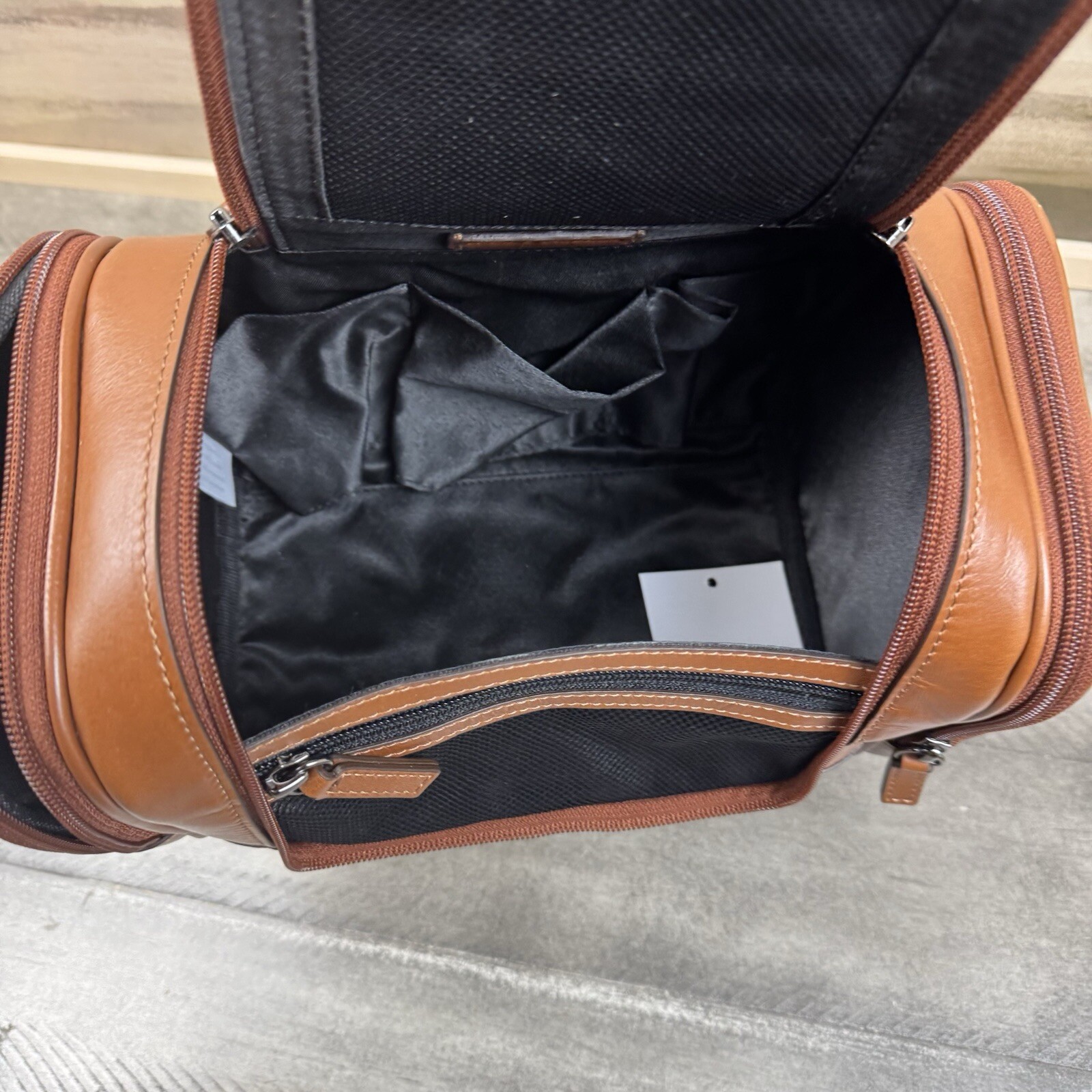 Mark and Graham Graham Leather Hanging Toiletry Bag Camel Brown Monogrammed NWOB