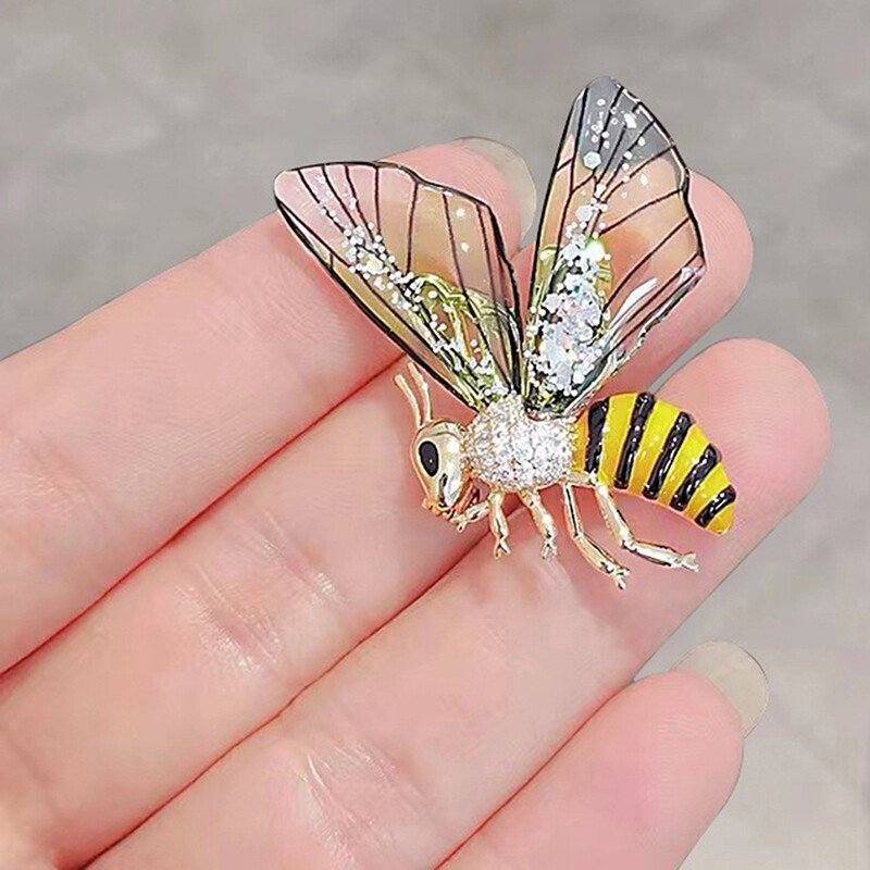Fashion Bee Brooches For Women Clothing Coat Party Lapel Pin
