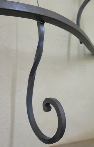 GRANDE APPLIQUE IN FERRO BATTUTO FORGIATO MANO DUE FIAMME LUCE PARETE CH34 - Foto 4 di 9