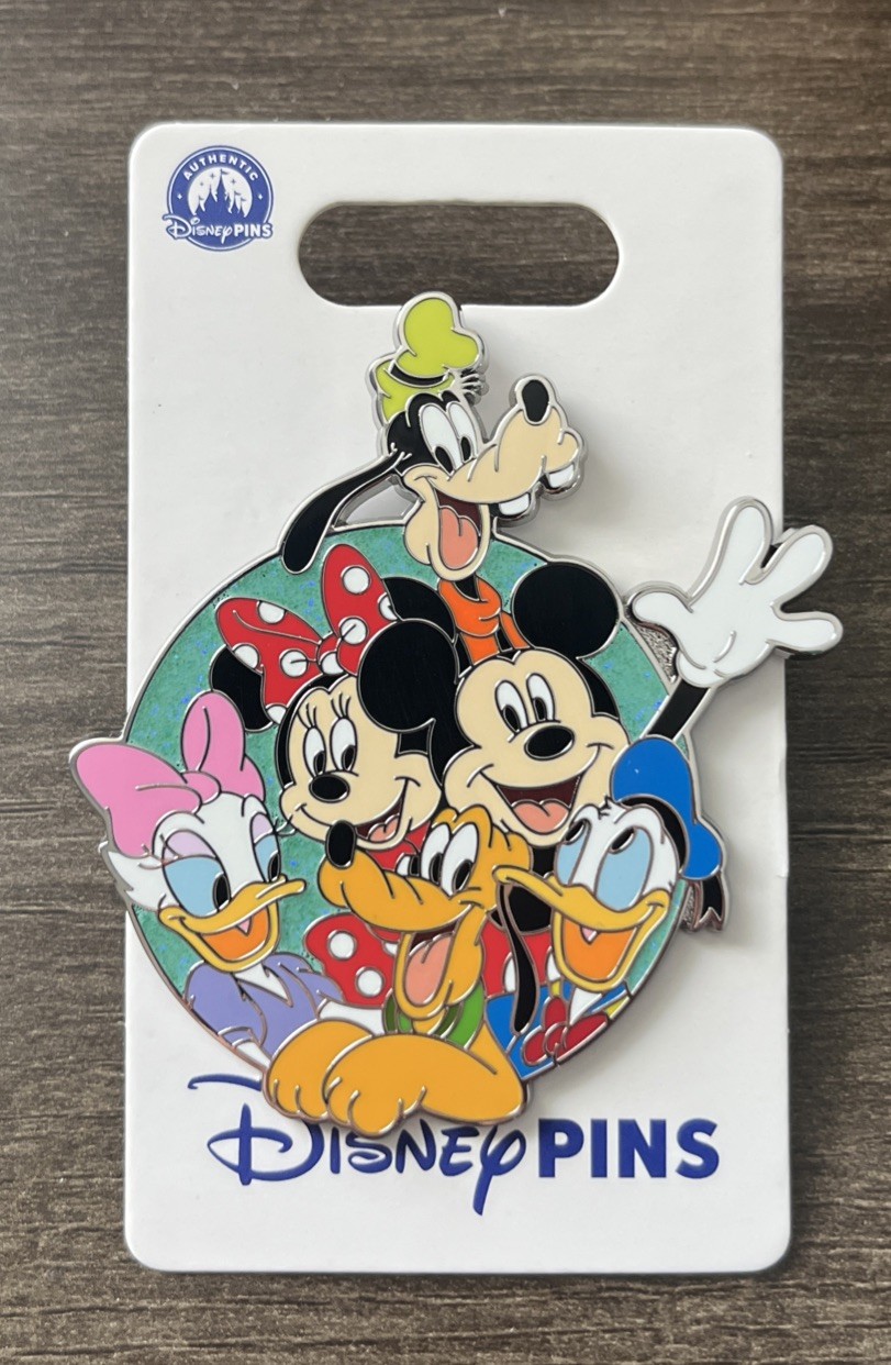 2025 Disney Parks Family Cluster Mickey Minnie Goofy Pluto Donald Daisy OE Pin