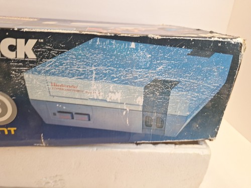 Sistema de entretenimiento Nintendo NES caja vacía y 1 pieza de espuma de poliestireno solo ver fotos - Imagen 16 de 24