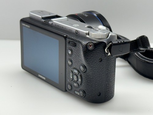 Samsung NX NX500 28,2-MP-Digitalkamera – schwarz (Set mit Objektiv 16–50 mm) - Bild 6 von 12
