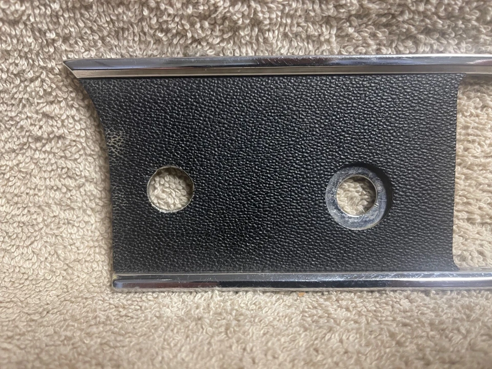 USADO MERCURY C6GB-54045C40 1966 MERCURY COMET CYCLONE RADIO BISEL NEGRO Foto 2 de 4