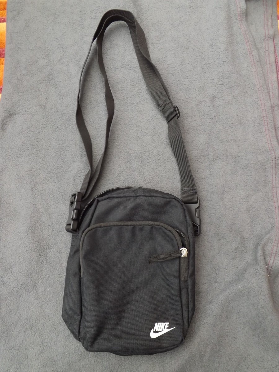 nike shoulder bag price
