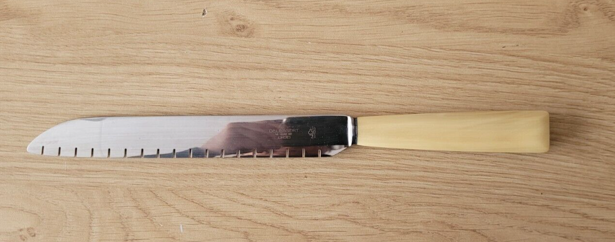 Service Laguiole de 24 pièces avec un manche en pointe de corne blonde - Couteaux Laguiole Fabriqués En France