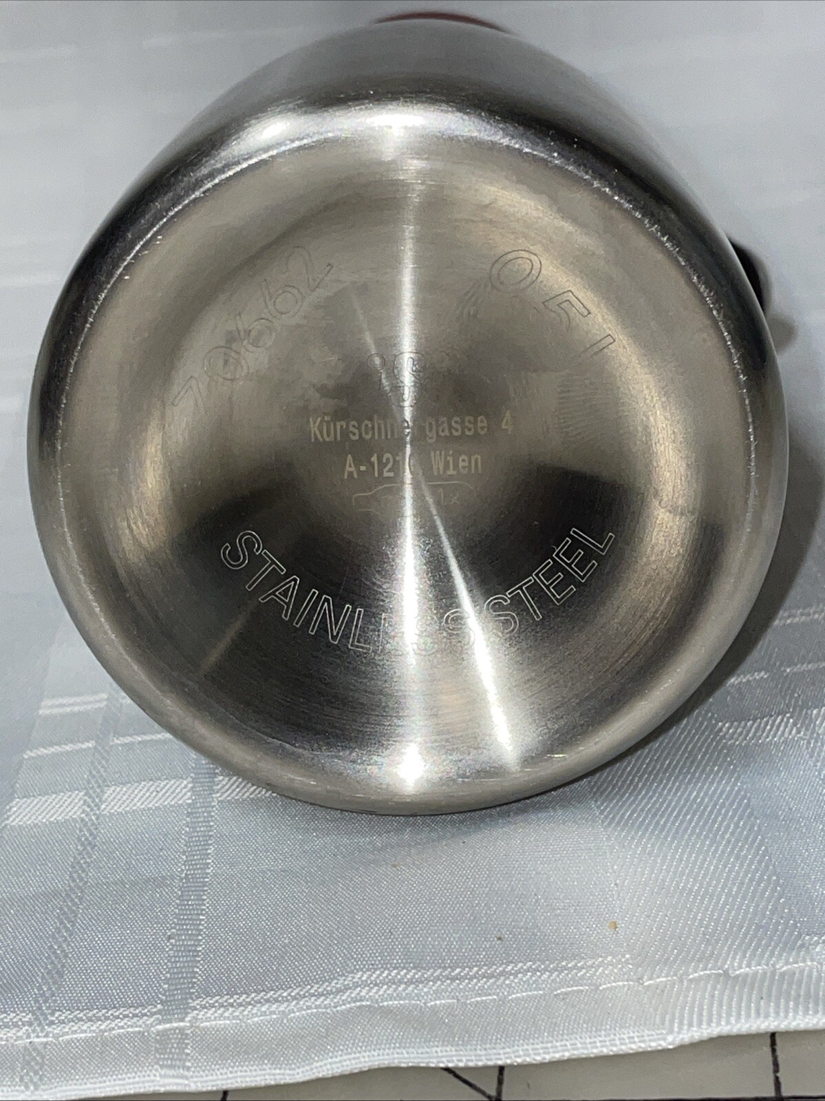 iSi North America Gourmet Whip Cream/Food Whipper, Stainless Steel/Red, 0.5 L