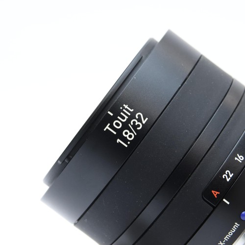 Carl Zeiss Touit 32mm F/1.8 (for FUJIFILM X mount) #409 - Picture 7 of 12