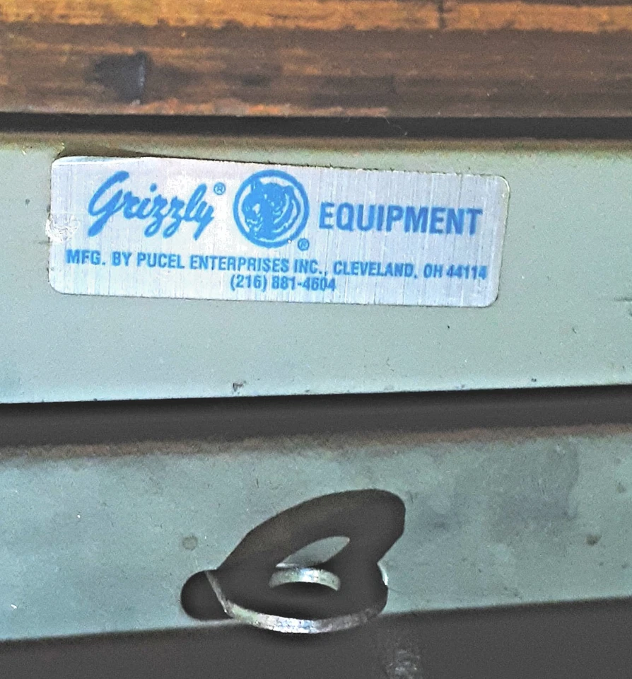 Banco de Trabajo Grizzly 30x60x34h, 1 3/4" Bloque Carnicero Superior, 4 Cajones Pedistal - EE. UU. Foto 4 de 4