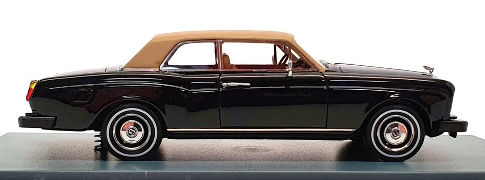 Resina Neo escala 1/43 44146 - Bentley Corniche - negro/beige Foto 3 de 4