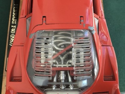 BBurago / Burago Italy 3732 Model 1987 Ferrari F40 on Display
