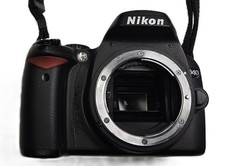 Nikon D D40 6.1 MP Digital SLR Camera body only