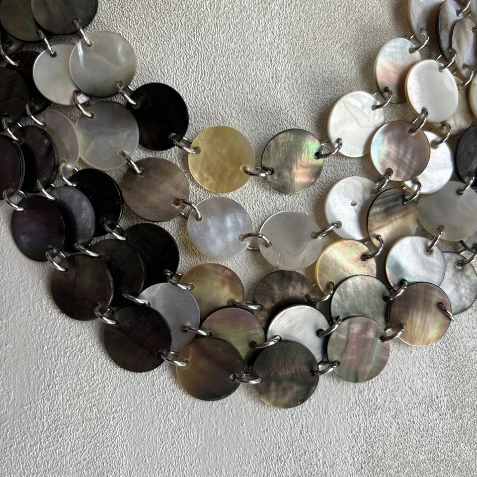 Collar Lia Sophia Gotas Luna Madreperla Discos Fregona Multi Hilo Tono Plateado Foto 4 de 4