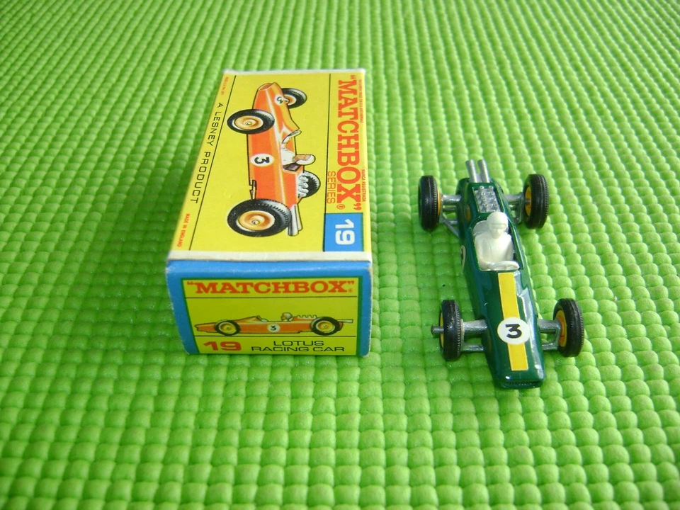 MATCHBOX SERIES 19 LOTUS RACING CAR EN BOITE D'ORIGINE VNMIB - Photo 3/4