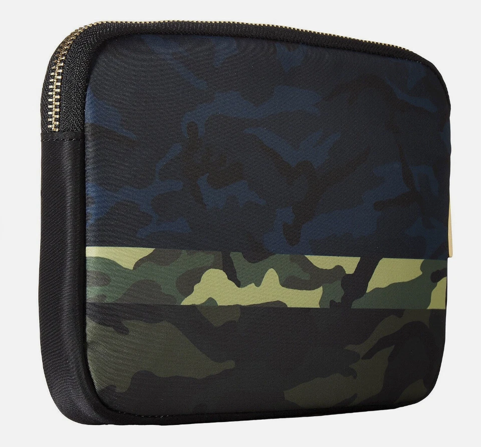 Marc Jacobs Collection Julie Verhoeven Camo Mini Tabet, Storage, Clutch - New! - Image 2 of 4