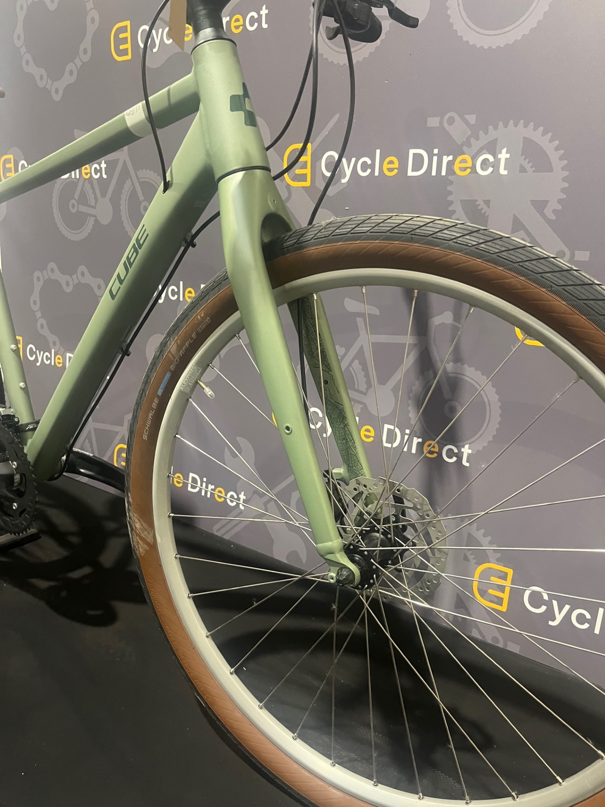 cube hyde hybrid bike