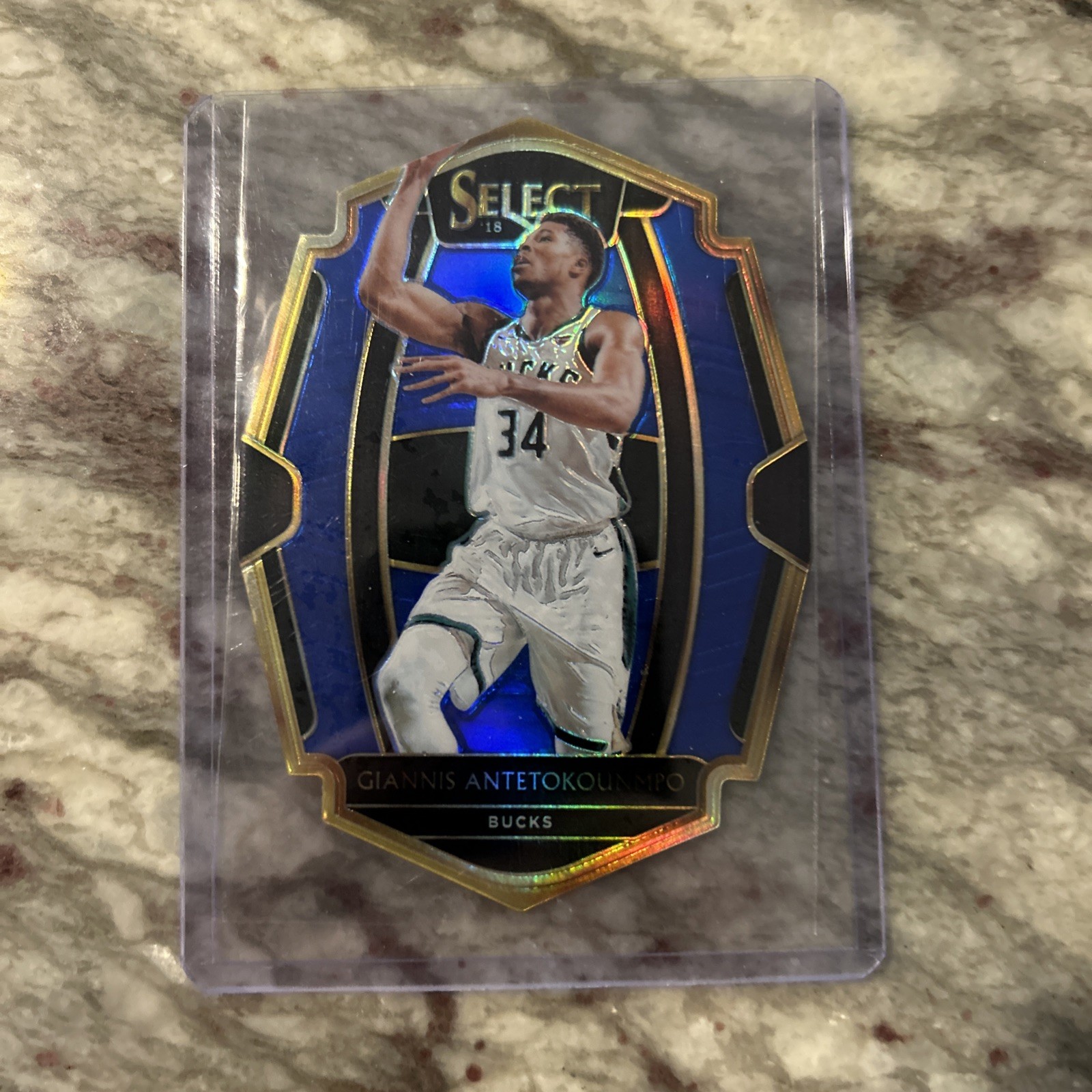 2018-19 Panini Select - Premier Level Giannis Antetokounmpo #120 Blue Prizm /249