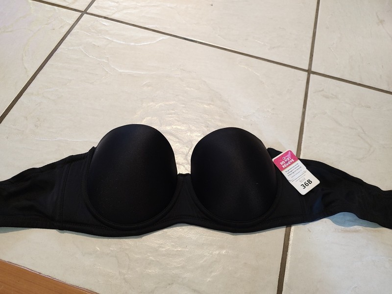 Essential Bodywear Chrissy Strapless Bra in Black 36B