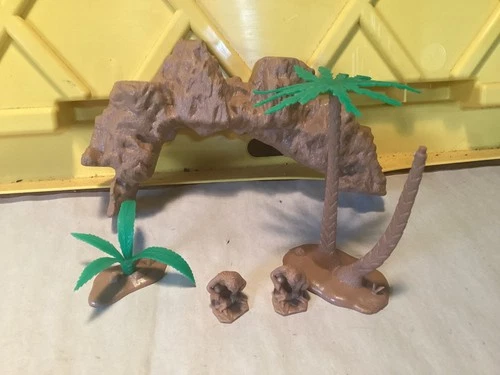Vintage Marx Prehistoric Times playset figures and accessories