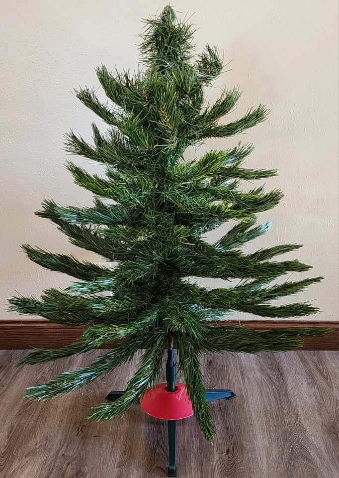 复古加拿大松树圣诞树 4 英尺通用泡沫塑料带支架和盒子 — 第 3/4 张图片