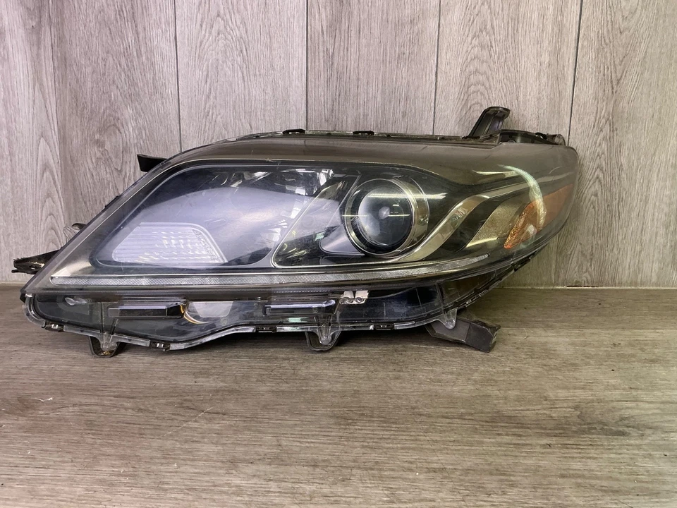 # 2015-2016-2017-2018-2019 TOYOTA SIENNA FARO HALÓGENO LADO DEL CONDUCTOR IZQUIERDO OEM Foto 4 de 4