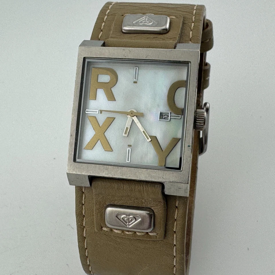 Relógio de quartzo feminino Roxy Sassy prata aço quadrado pulseira de couro nova bateria - Imagem 2 de 4