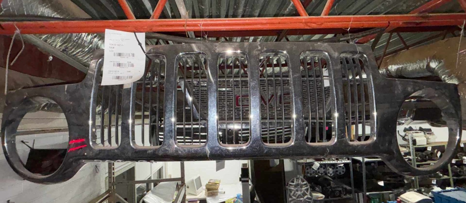 Grille JEEP LIBERTY 05 06 07 See Pics