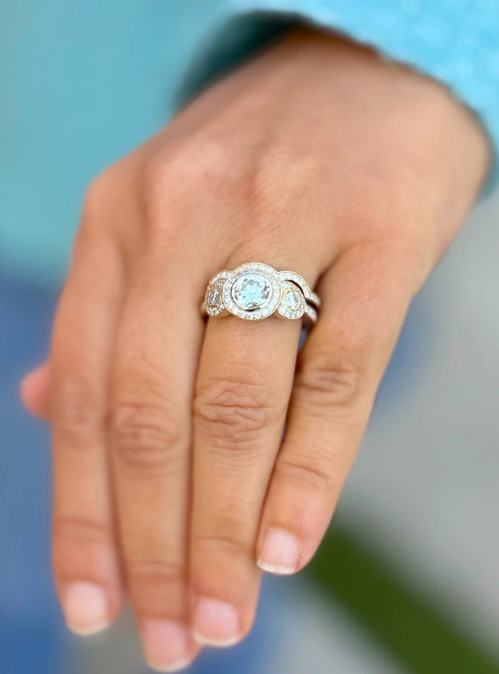 Anel de noivado de diamante corte redondo moldura halo certificado IGI ouro amarelo 14K 2,45 - Imagem 4 de 4