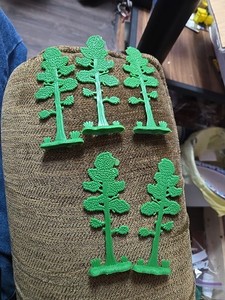 Unknown Brand Toy Trees 4 3/4" Tall Made In China Used SLP 