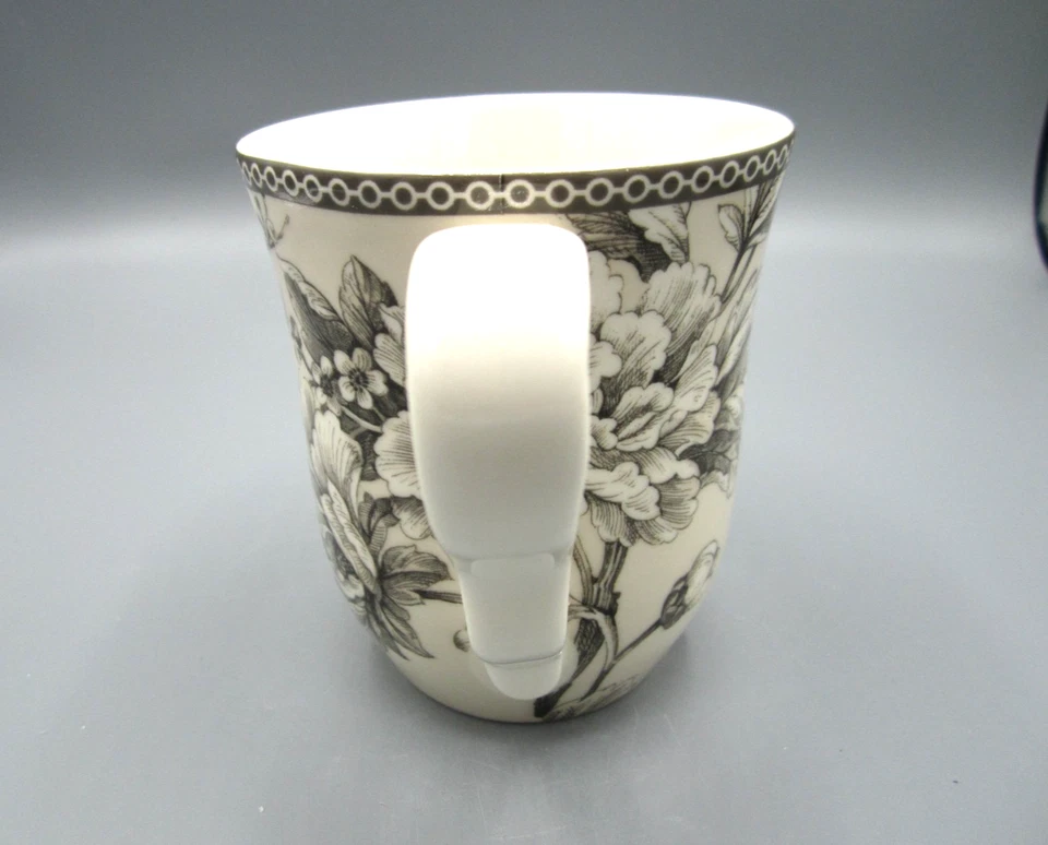 Taza de té de café 222 Quinta antigua blanca con flores de Adelaida en gris 14 oz (460) Foto 4 de 4