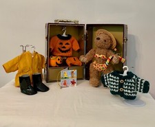 FAO Schwarz Teddy Bear w/ Wardrobe Carry Case  Outfits Rare Preowned