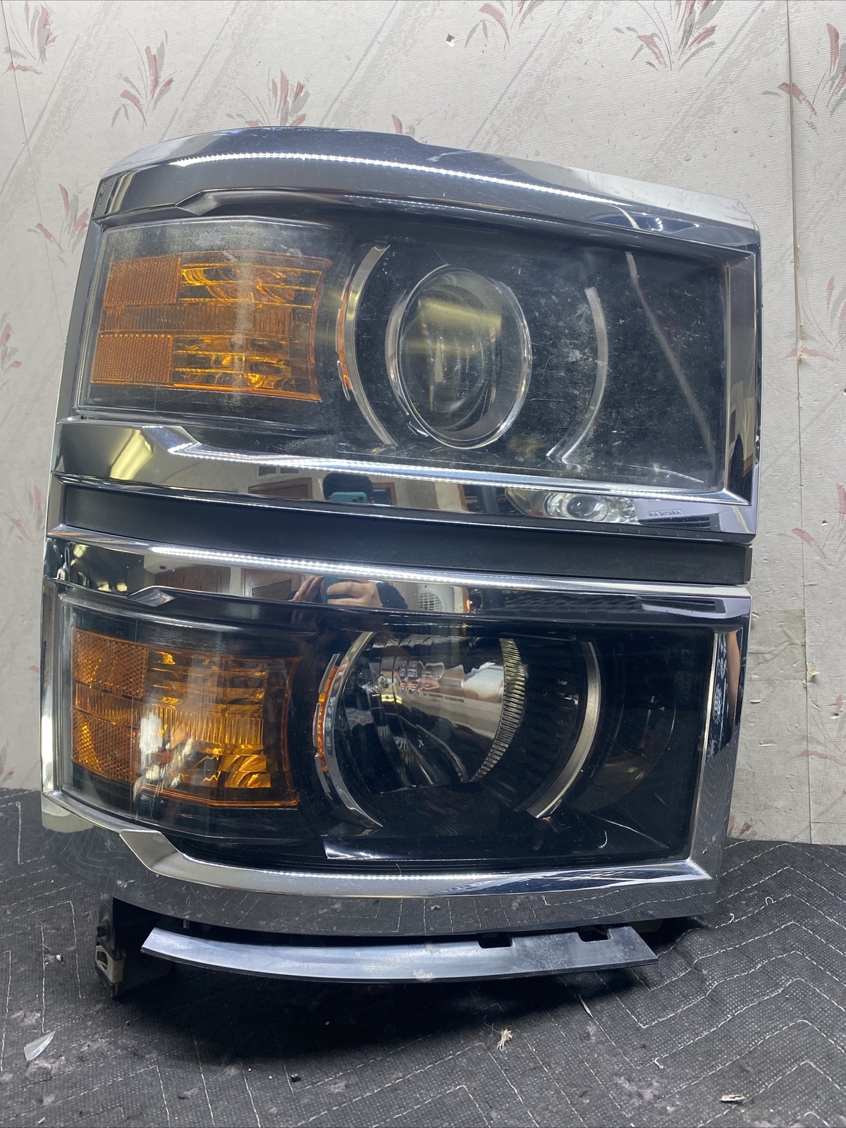 OEM 2014 2015 Chevy Silverado Halogen Projector Headlight (Right