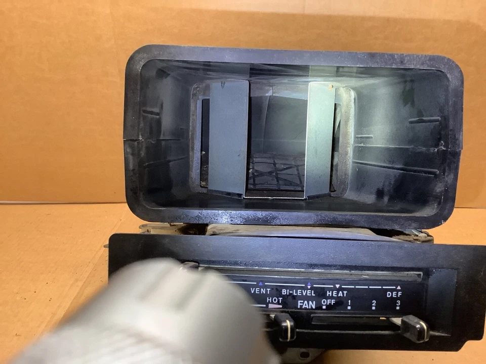 Datsun 260Z 1974 1975 conjunto de climatización control de calefacción y carcasa 27106-N3100 OEM Foto 2 de 4