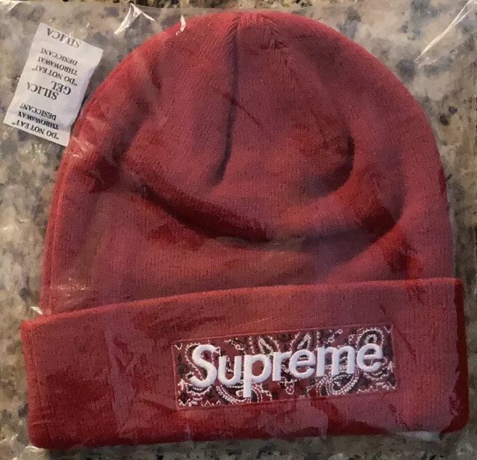 Supreme x New Era FW19 Bandana Box Logo Red Beanie NIB