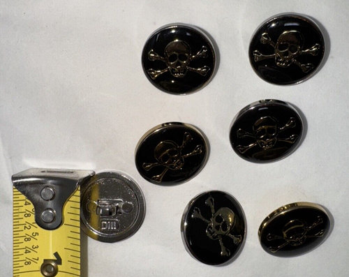 17 Dill Buttons Skull And Crossbones - Picture 12 of 13