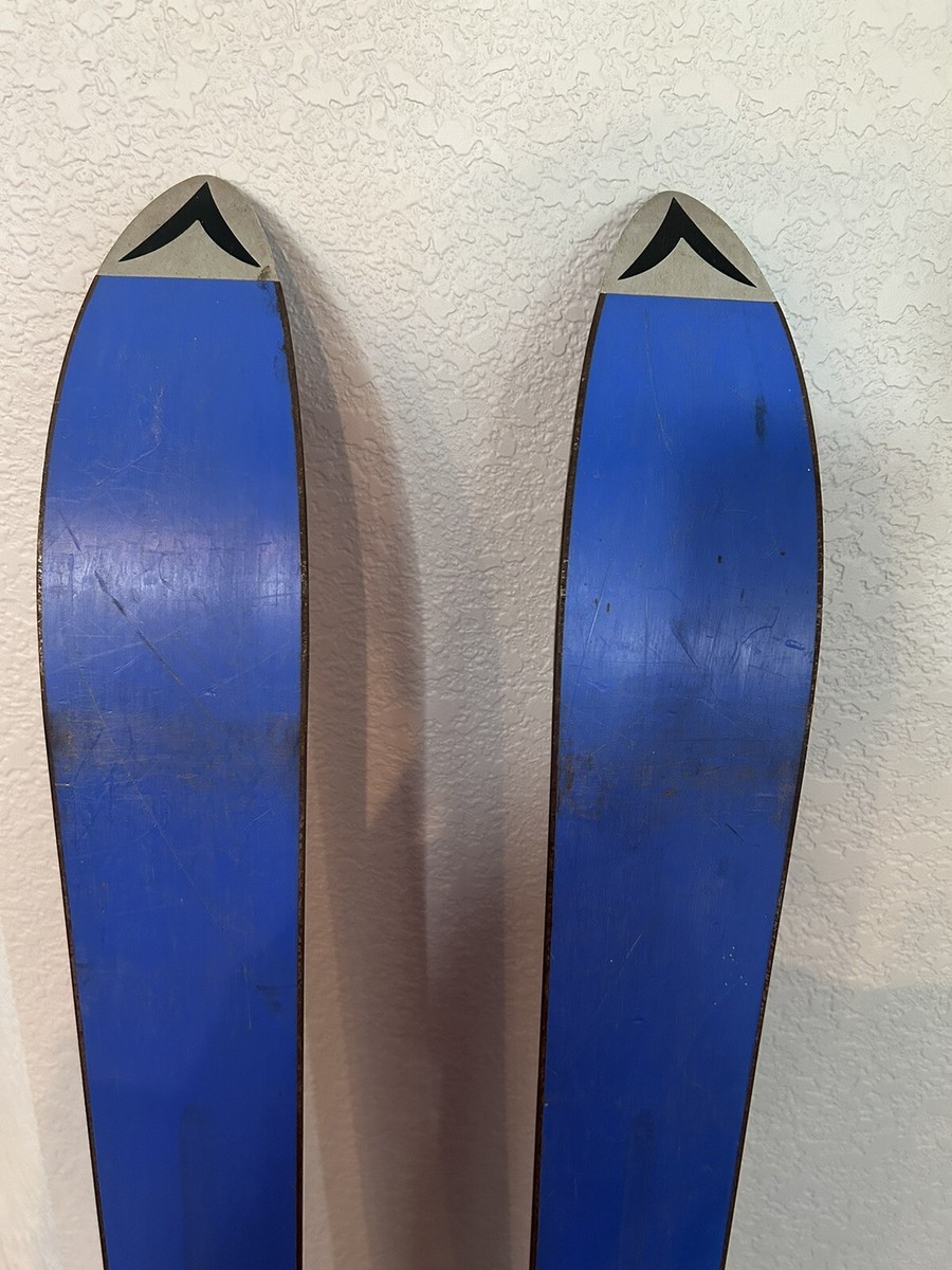 Vintage Dynastar Snow Skis 160cm Long, RED Finish w/ Besser Vintage Dynastar Snow Skis 160cm Long, RED Finish w/ Besser
