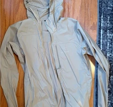 Arc’teryx Squamish Hoody Hooded Jacket Mens Medium Tan Full Zip Windbreaker