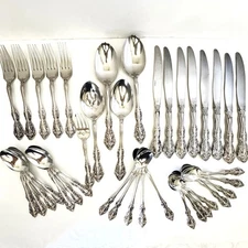 Lot of 38 Michaelangelo Heirloom by Oneida Stainless Flatware