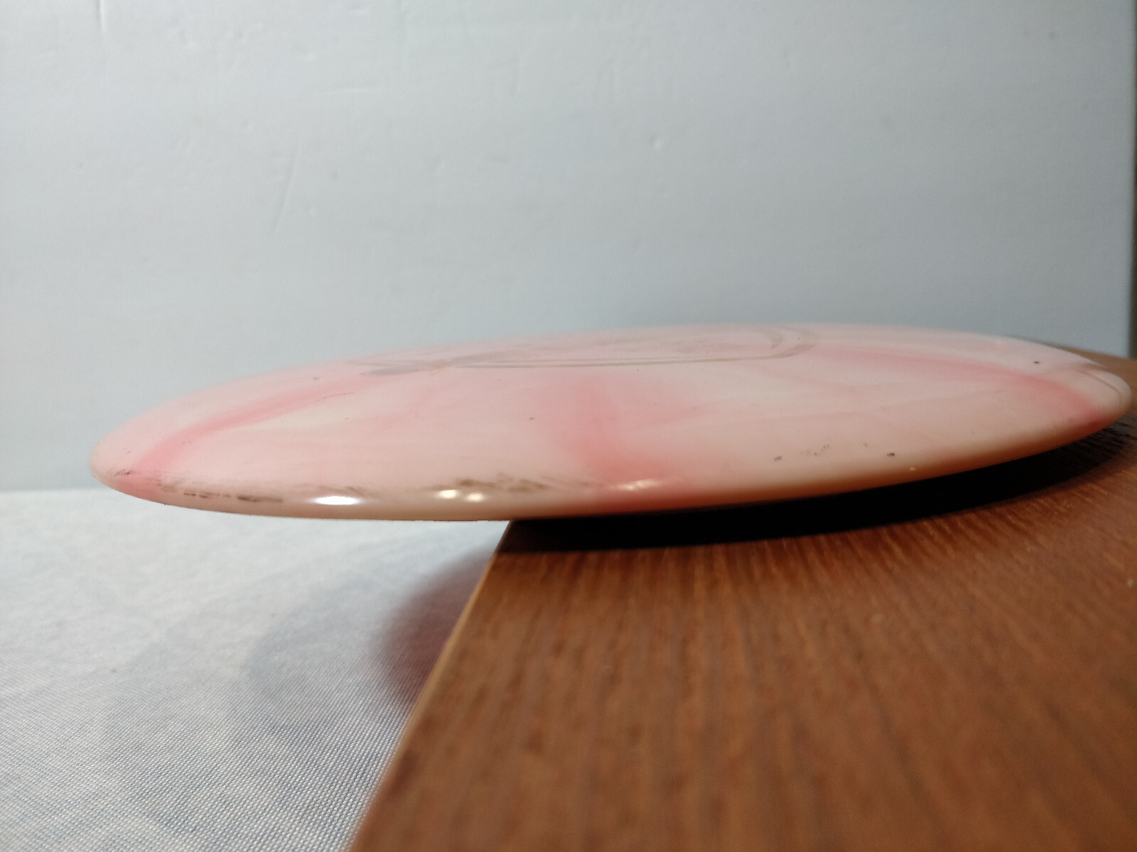 Dynamic Discs Fuzion Escape Burst Pink 173 grams disc golf