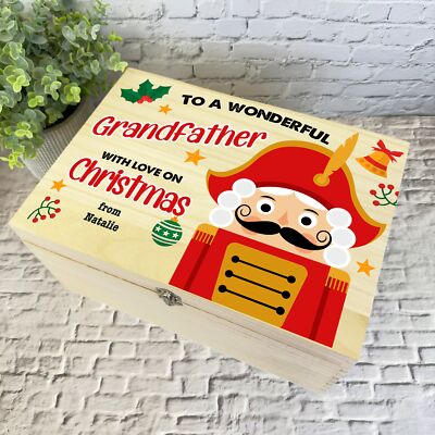 Holz personalisiert Weihnachtskorb Geschenkbox Opa helle Haut Nussknacker