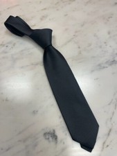 New TOM FORD Neck Tie in Dark Charcoal Gray 100 Silk Made in Italy NIB w/Tags