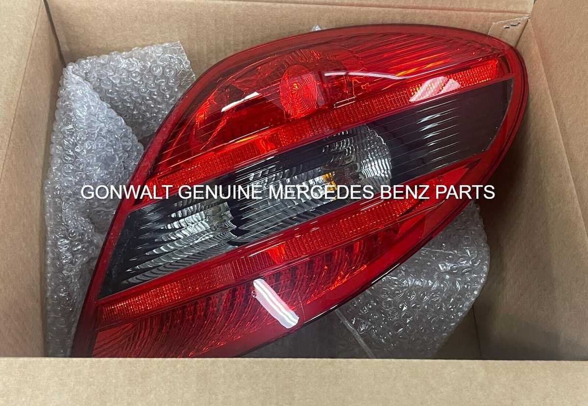 aimi　0405 Mercedes-Benz New SLK55 AMG 2005-2010 Right Tail Light Rear