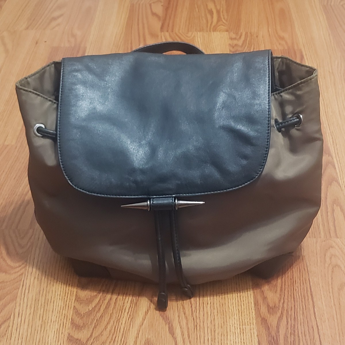 Vince Camuto Women